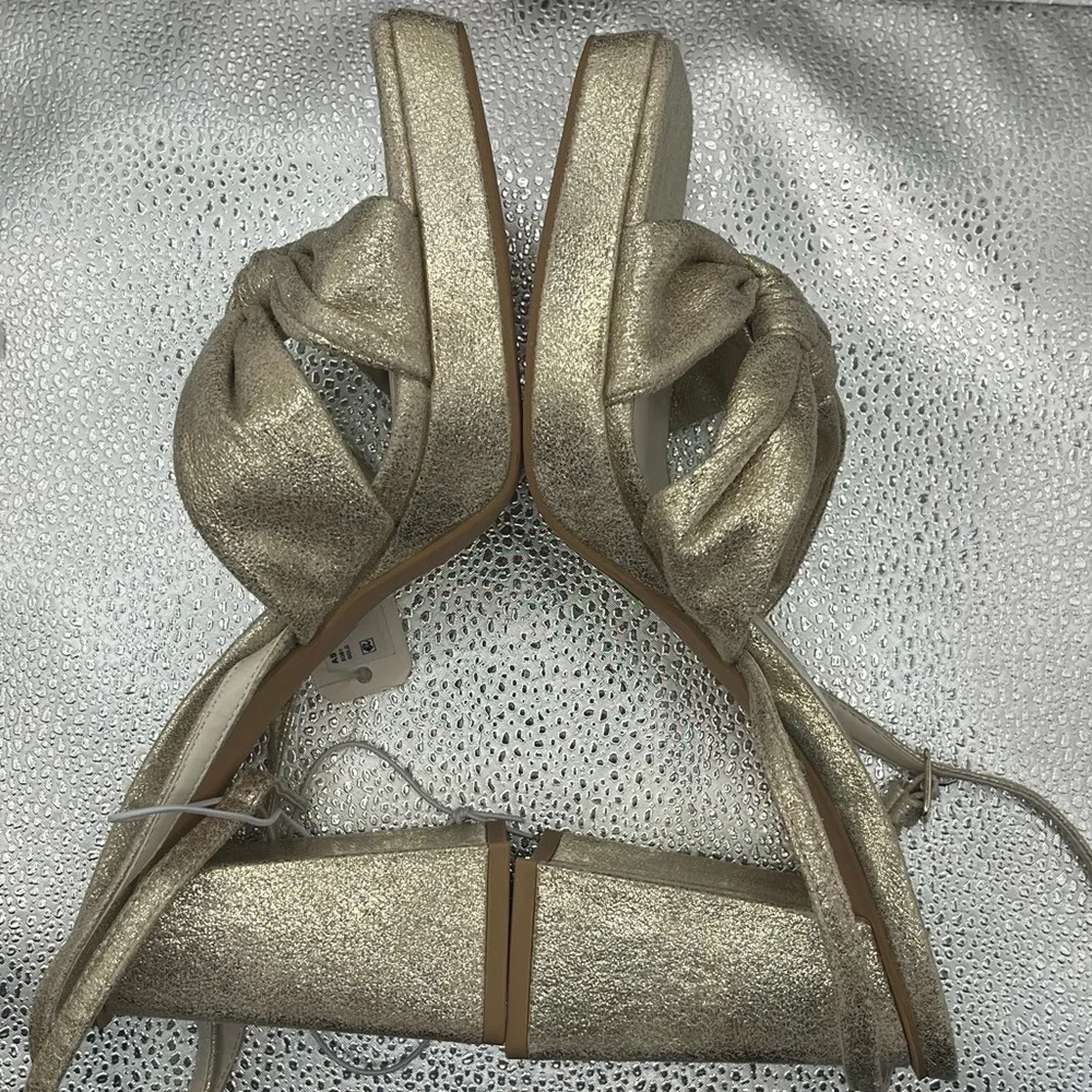 NWT Altar'd State Zoey Gold Strappy Chunky Block Heels Sz 10